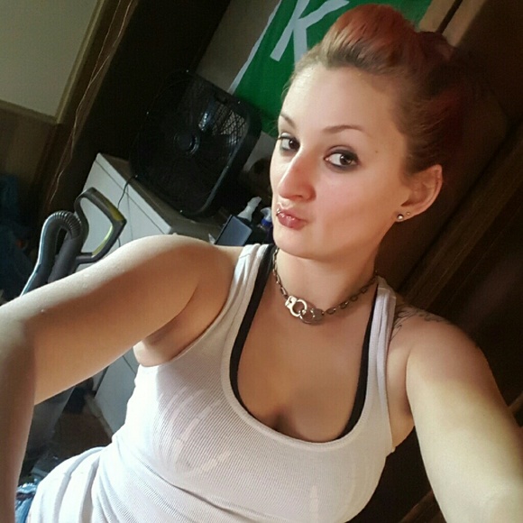 Meet your Posher, Kat - Picture 2 of 2