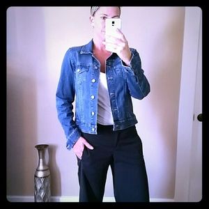 Jean jacket fab fit Perfect for fall