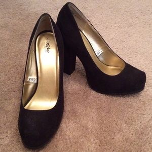 Mossimo black heels