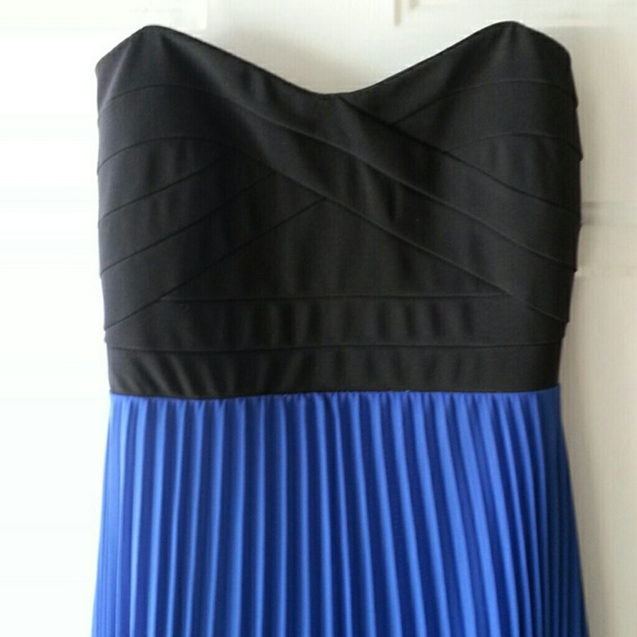💥SOLD💥Sapphire Dolls gown