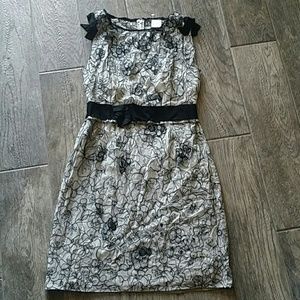 Elie Tahari work dress off white and black w belt