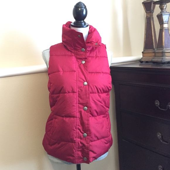 Maroon fleece lined vest