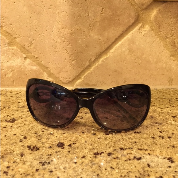 Black sunglasses!