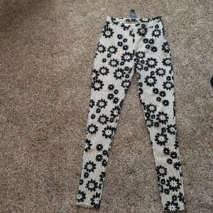Black and white velvet skinny pant