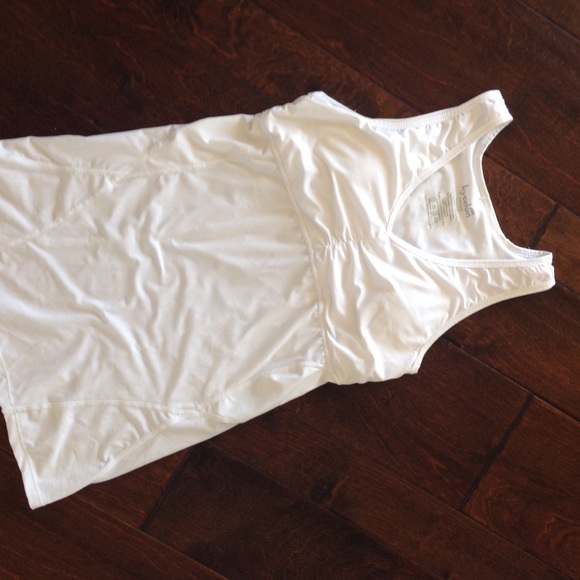 Super cute Kyodon athletic yoga top