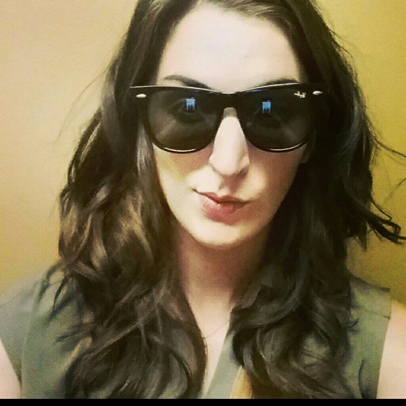 Meet your Posher, Brandi - Picture 1 of 1