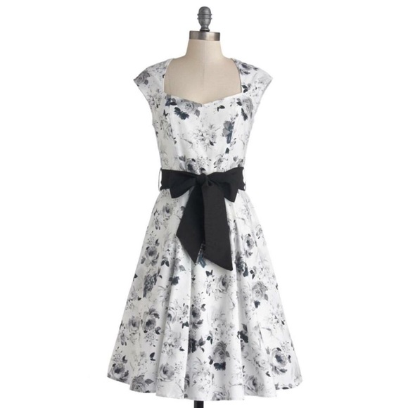 ModCloth Dresses & Skirts - Modcloth High Noon Harvest in Watercolor