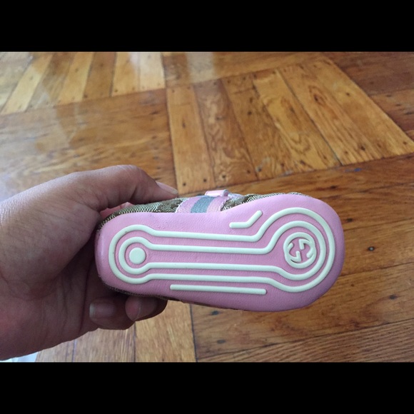 GUCCI CRIB SHOES - Picture 3 of 4