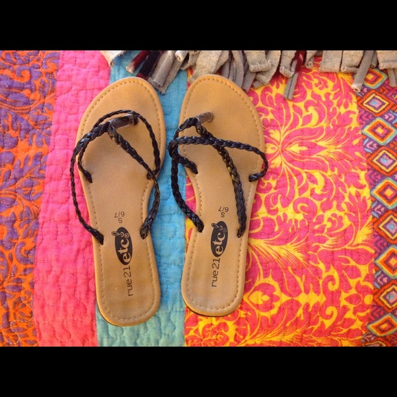 Rue 21 black sandals