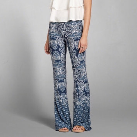 Blue patterned stretchy pant