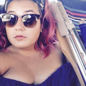 Meet your Posher, Gabriela