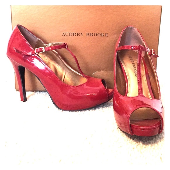 Audrey Brooke Pumps