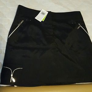 Izod Microfiber skirt with shorts size 6