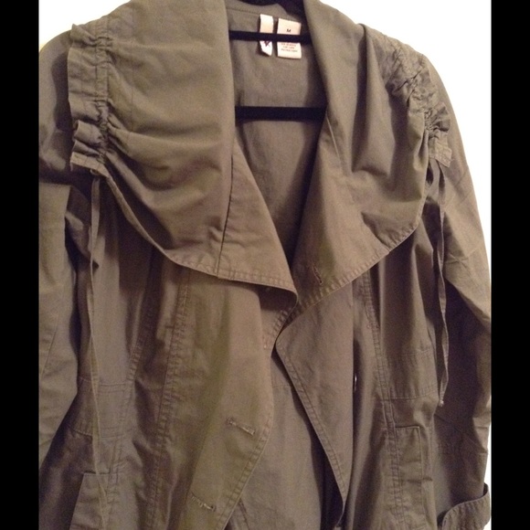 Army Green Light Jacket - Picture 2 of 3