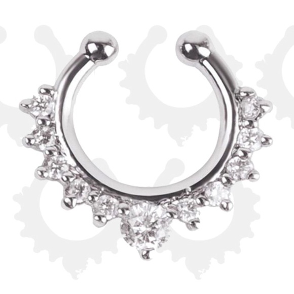Voltage boutique Jewelry - Faux septum ring