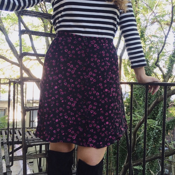 Vintage 90s rose print button up skirt! - Picture 2 of 3