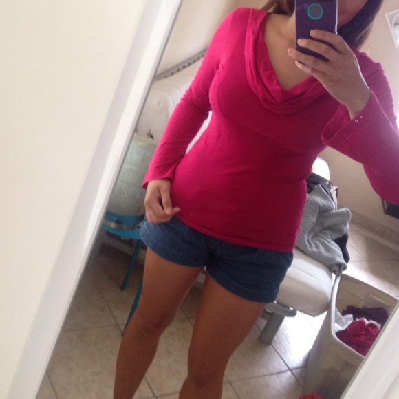 Red top - Picture 2 of 3