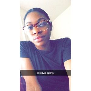 Meet your Posher, Rae