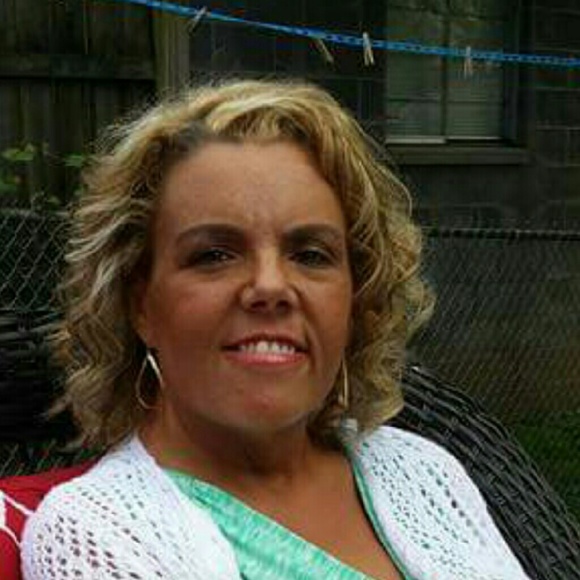 Meet your Posher, Angie - Picture 2 of 2