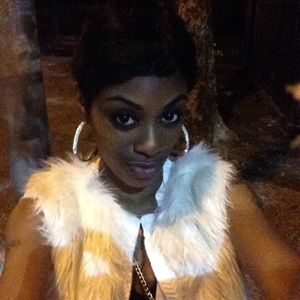 Meet your Posher, Tenesia