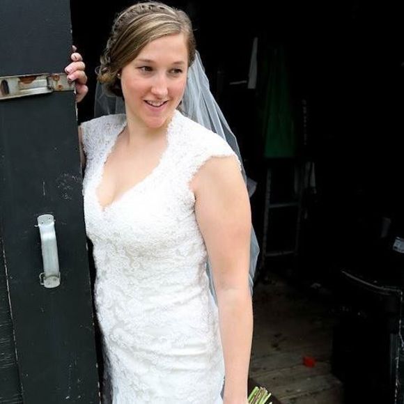 Meet your Posher, Laura - Picture 1 of 1