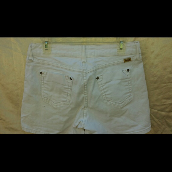 Shorts - Picture 2 of 3