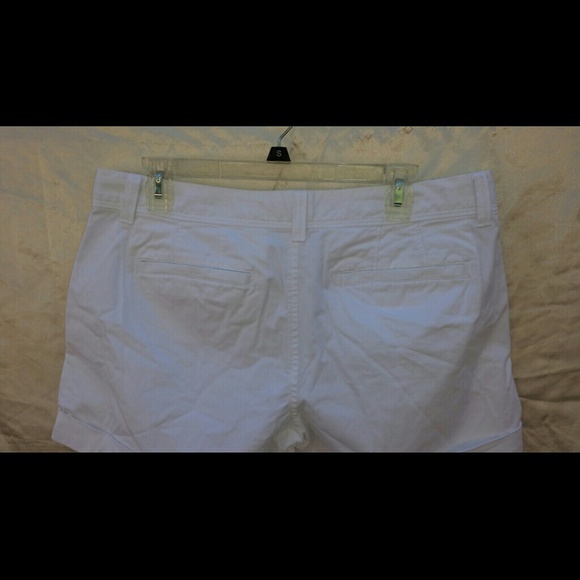 Shorts - Picture 2 of 3