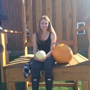 Meet your Posher, Danielle