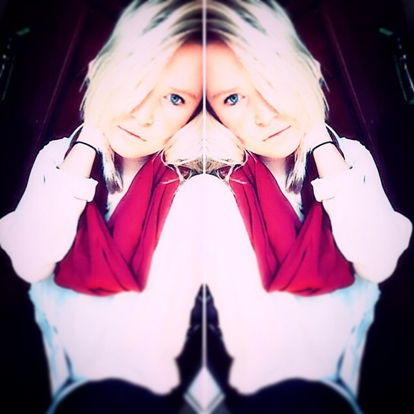 Meet your Posher, Mackenzie - Picture 1 of 1