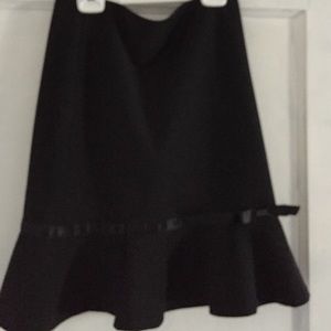 Express ruffle skirt