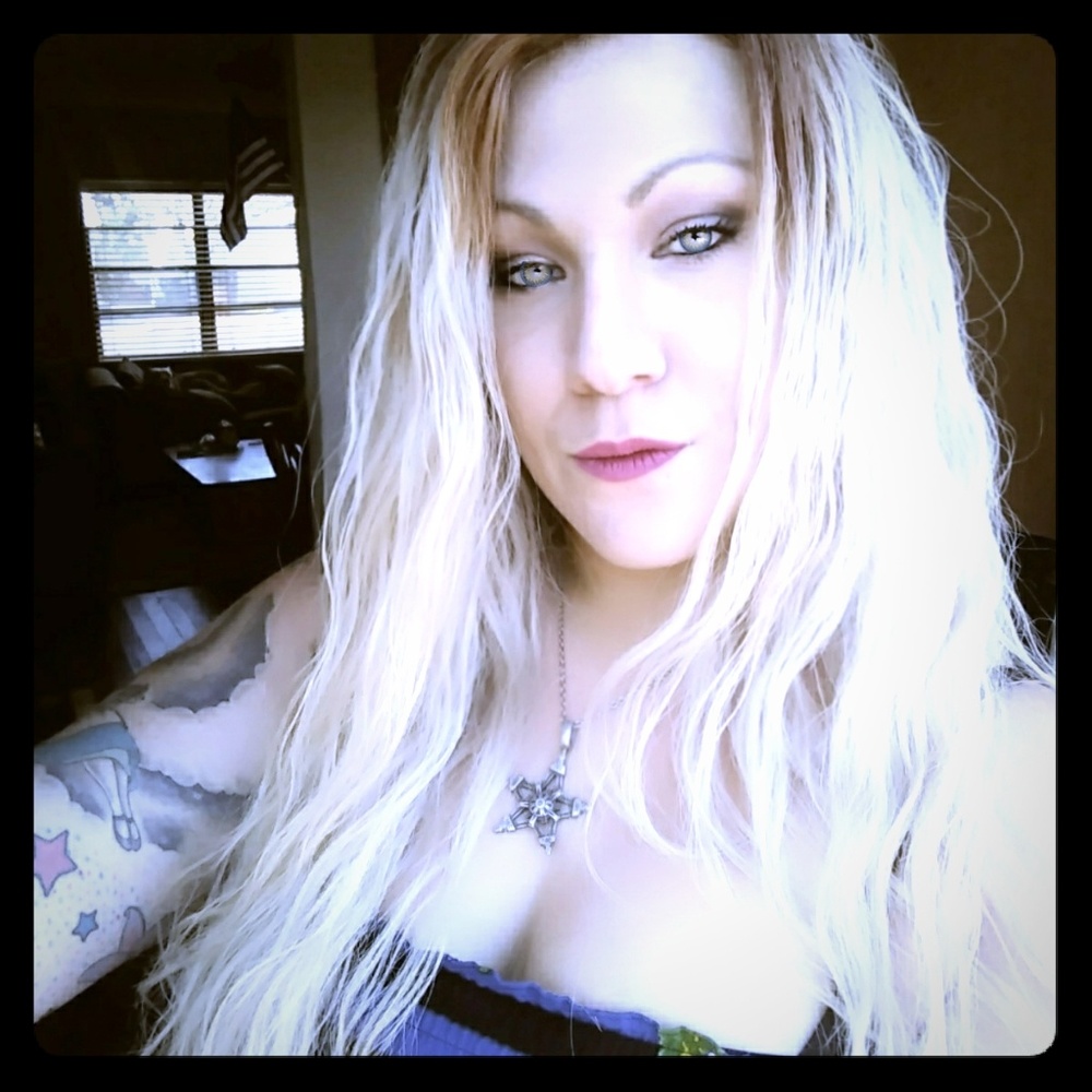 Meet your Posher, Nikki