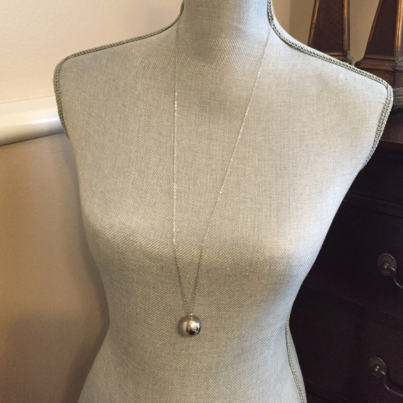 Long chain silver necklace w ball charm