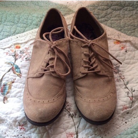 Tan suede oxfords - Picture 1 of 3