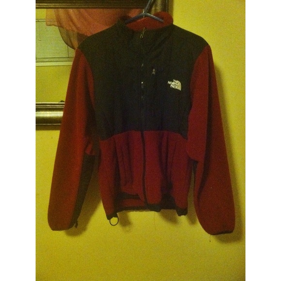 ❄️⛄️💥 Red Northface Jacket💥⛄️❄️