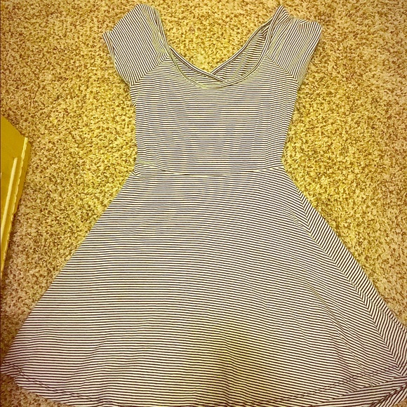 🚫SOLD ON CONSIGNMENT🚫 Brandy Skater Dress