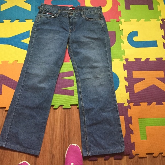 TOMMY JEANS