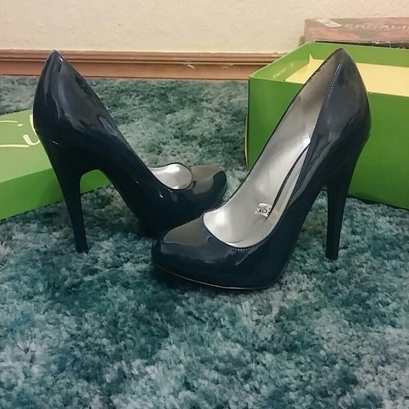 Navy blue pumps