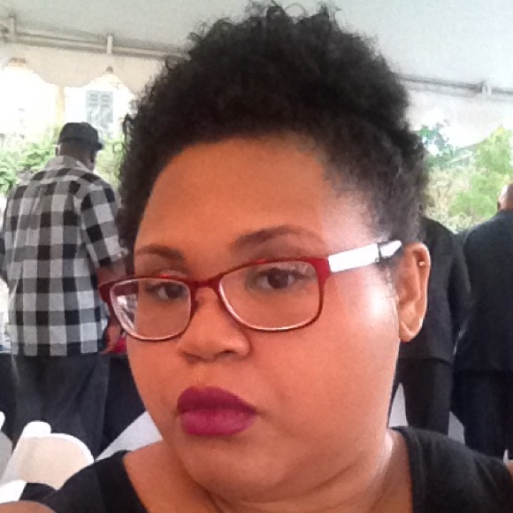 Meet your Posher, Kenisha