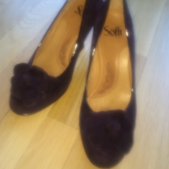 SOFFT brand plum suede pump. Size 7 1/2 N