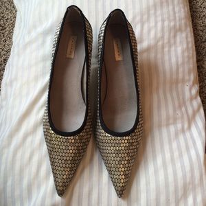 Tahari pumps