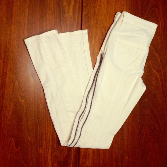 BCBGMaxAzria white skinny pants