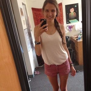 Meet your Posher, Lauren