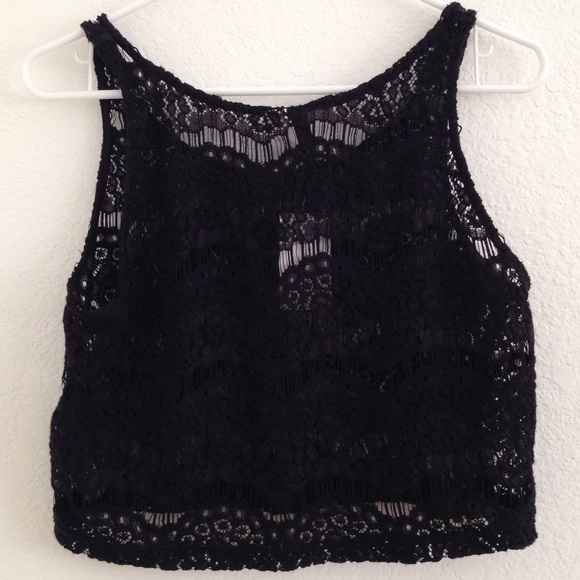 Black laced sleeveless crop top - Picture 2 of 4