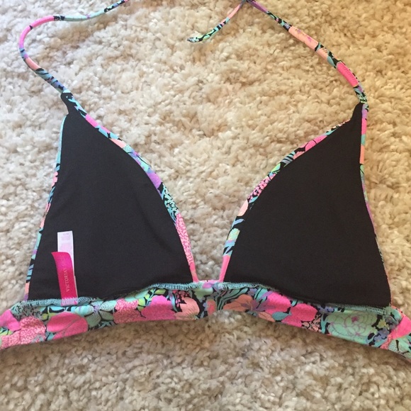 SOLD on Merc Victoria's Secret Bikini Top - Picture 2 of 3
