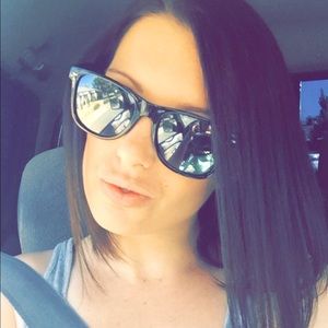 Meet your Posher, Taylor