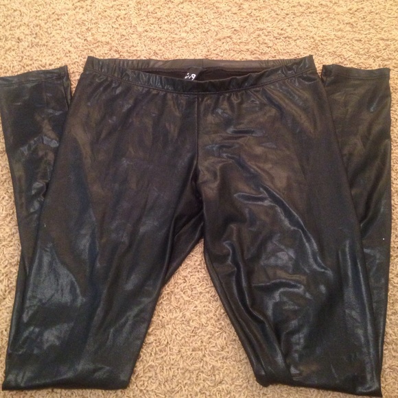 Black faux leather leggings