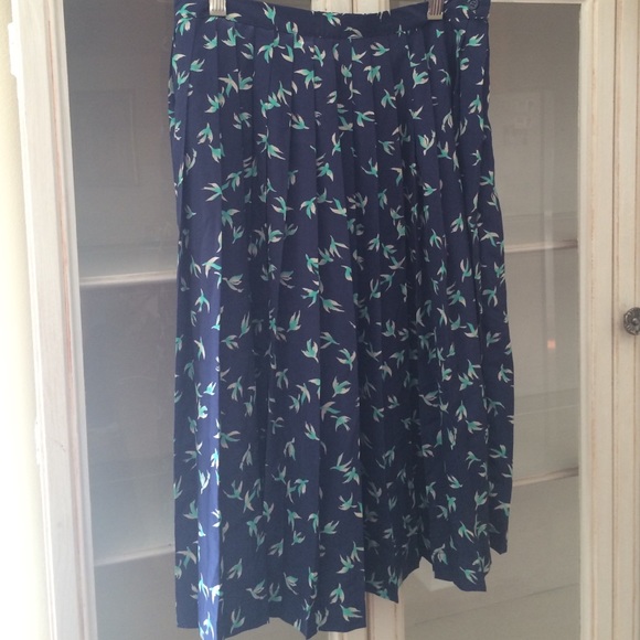 Pleated pattern skirt