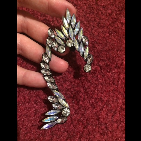 Elf shaped cuff/ earring with crystals