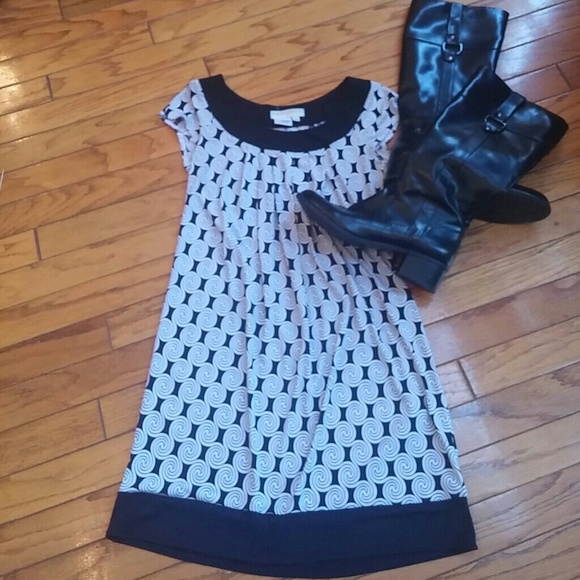 dress - Picture 1 of 1