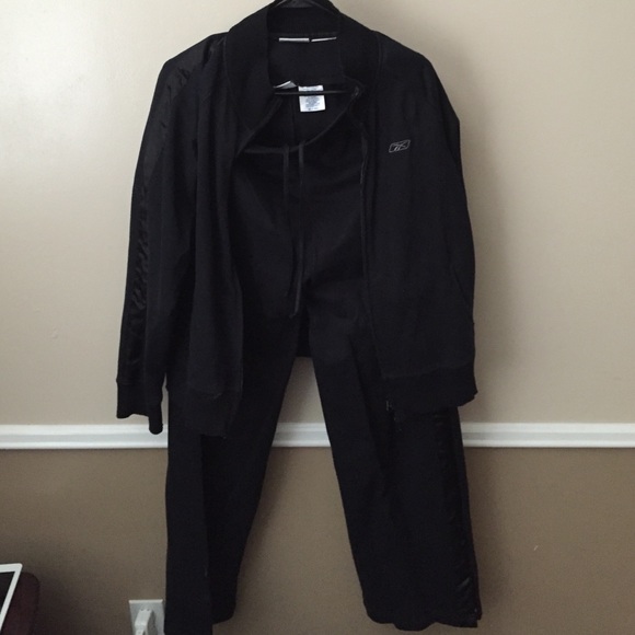 Reebok jogging outfit